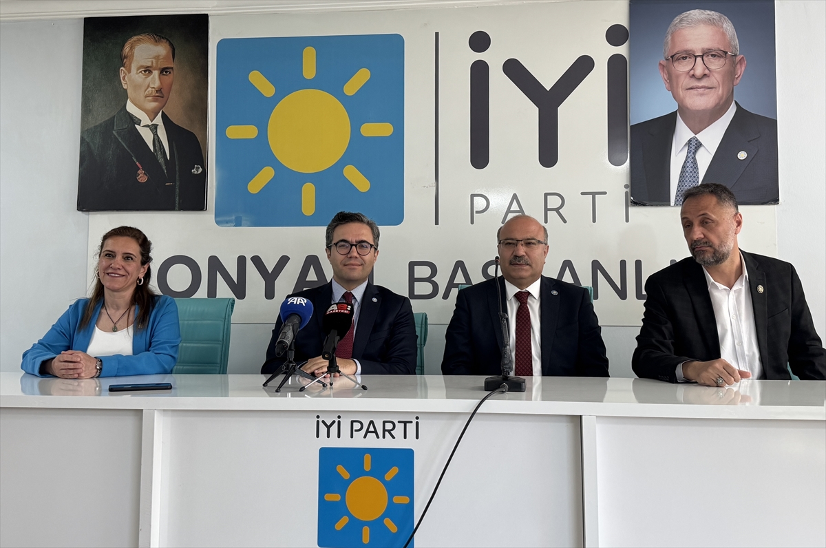 İYİ Parti Genel Başkan Yardımcısı Yılmaz Konya'da partililerle bir araya geldi