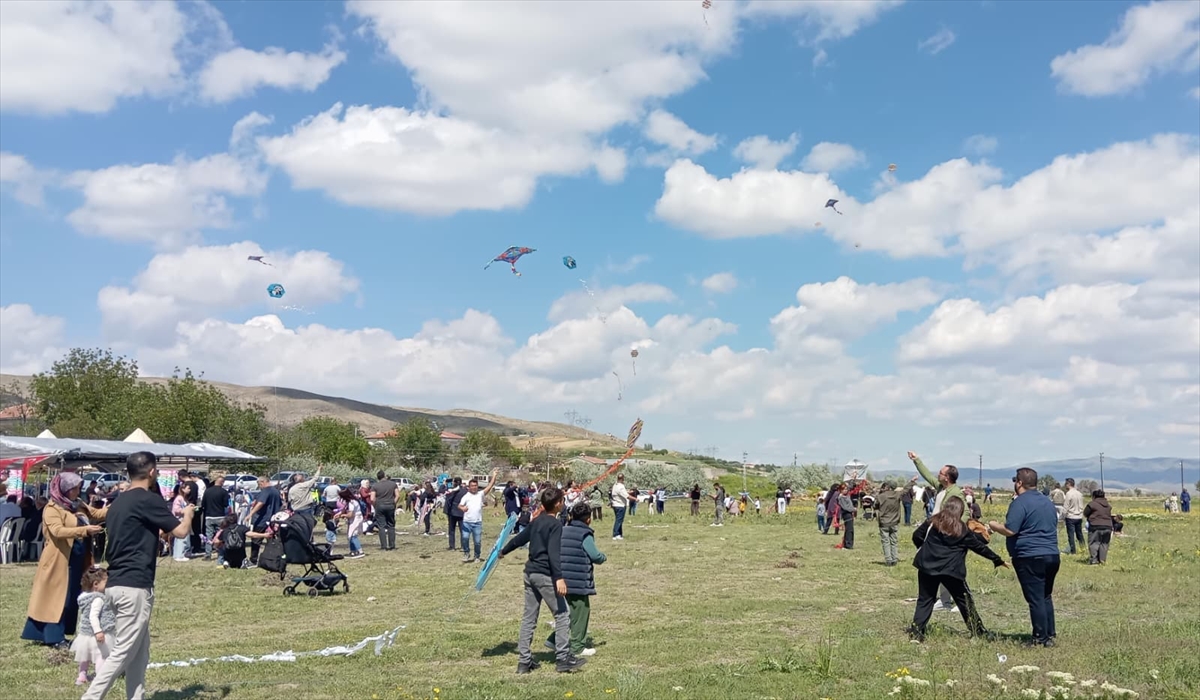 Gülşehir'de uçurtma şenliği düzenlendi