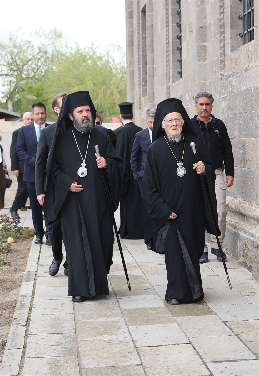 Fener Rum Patriği Bartholomeos Nevşehir'de pazar ayinine katıldı