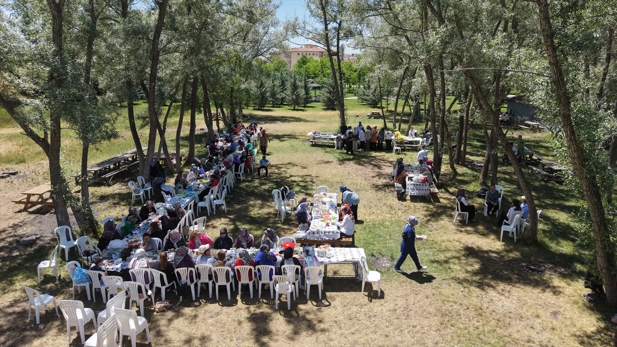 Çubuk'ta kursiyerler "Yaza Merhaba" etkinliği düzenledi