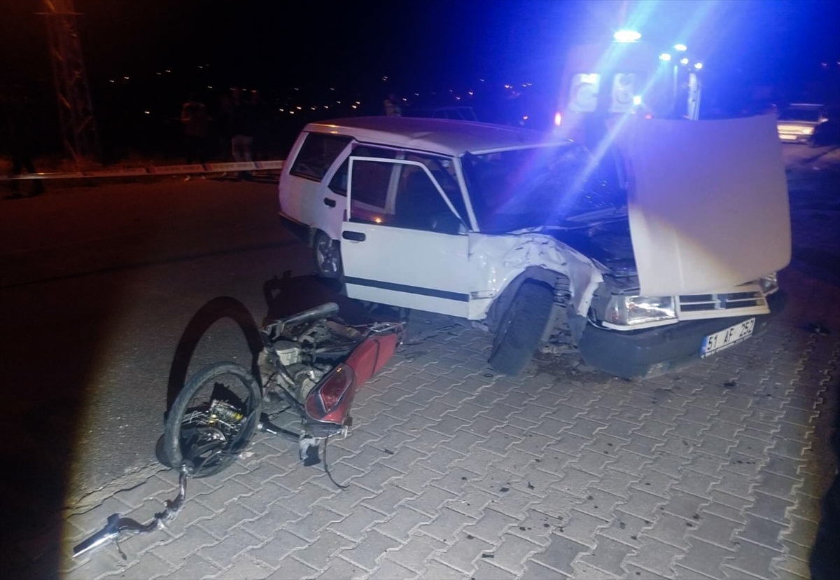 Niğde'de otomobil ile motosikletin çarpışması sonucu 1 kişi öldü, 1 kişi yaralandı