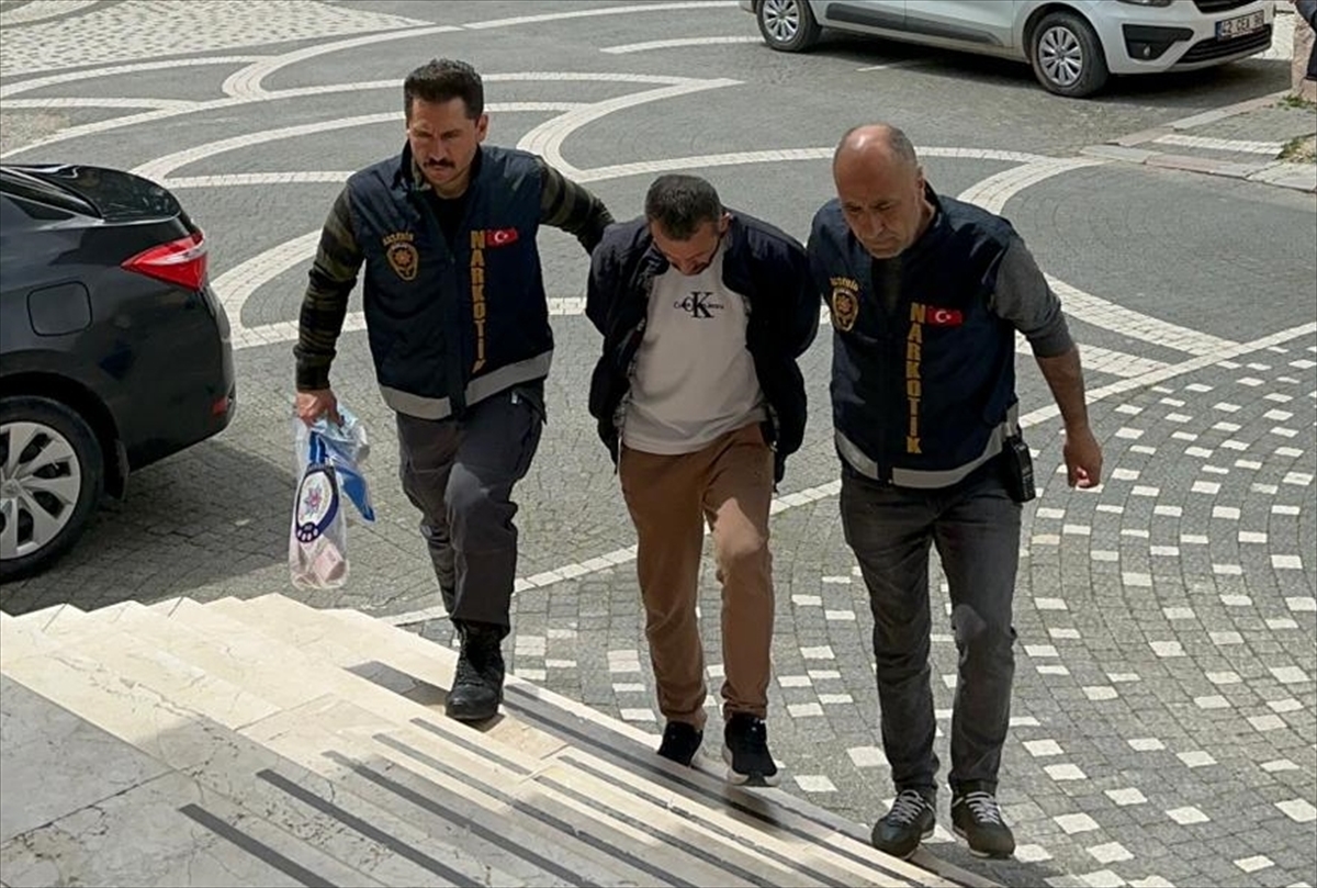 Konya'da uyuşturucu operasyonunda yakalanan 5 zanlıdan 1'i tutuklandı