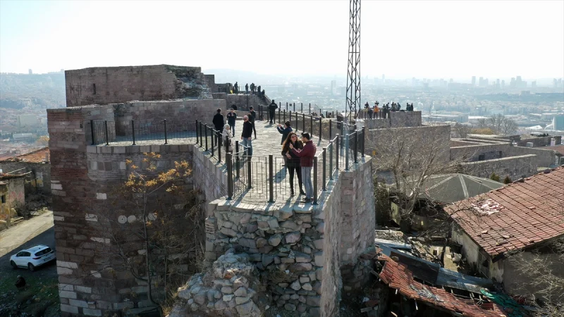 Ankara Kalesi'nde ziyaretçi konforunu ve güvenliğini artırmak için düzenleme yapıldı